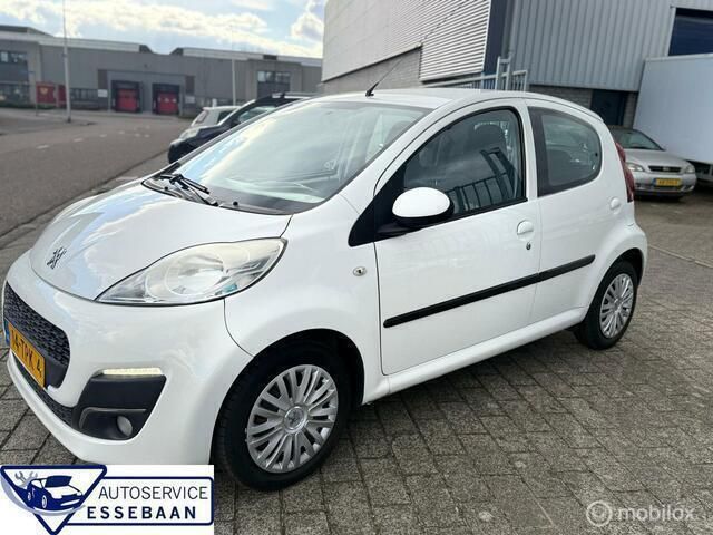 Wit Occasion 2012 Peugeot 107 Sportium Hatchback | € 2.950 (Eerlijke prijs) - Afbeelding 1/4