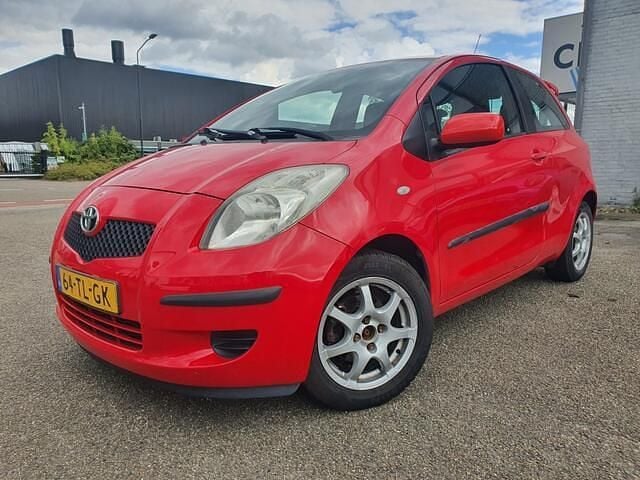 Rood Gebruikt 2006 Toyota Yaris Sol Hatchback | € 2.450 (Eerlijke prijs) - Afbeelding 1/4