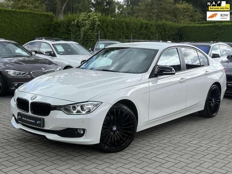 Wit Gebruikt 2013 BMW 316 Executive Sedan | € 12.950 (Iets duurder) - Afbeelding 1/4