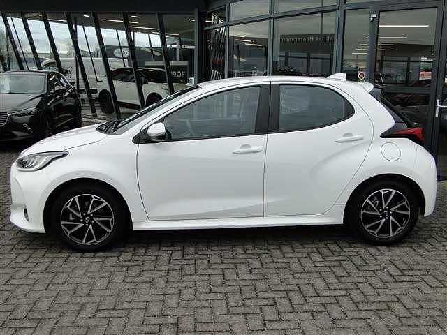 Occasion Toyota Yaris Hybrid 2024 Wit Sedan