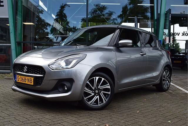 Grijs Gebruikt 2023 Suzuki Swift Style Hatchback | € 18.999 (Iets duurder) - Afbeelding 1/4