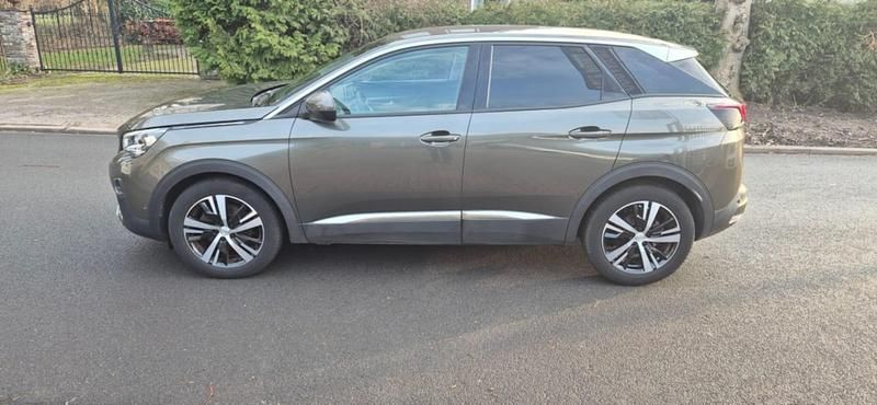 Groen (metallic) Occasion 2019 Peugeot 3008 SUV | € 14.450 (Goede deal) - Afbeelding 1/4