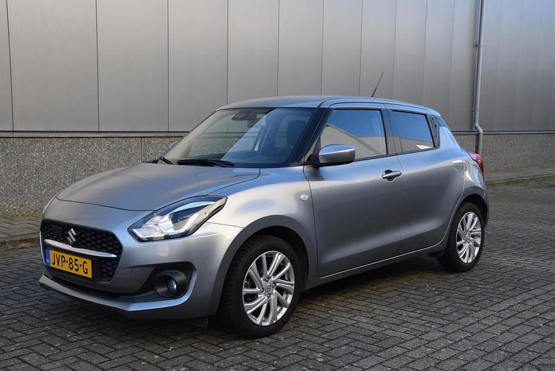 Occasion Suzuki Swift 83 PK (61 kW) 2022 Grijs Hatchback