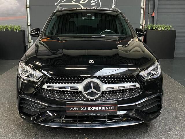 Zwart Gebruikt 2022 Mercedes GLA200 AMG line SUV | € 41.750 (Duur) - Afbeelding 1/4