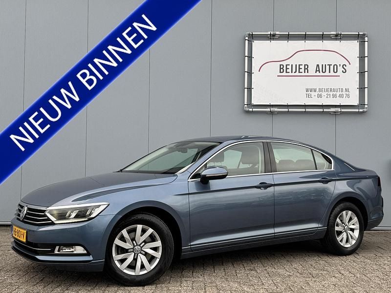 Blauw Gebruikt 2015 VW Passat Edition Sedan | € 16.395 (Goede deal) - Afbeelding 1/4