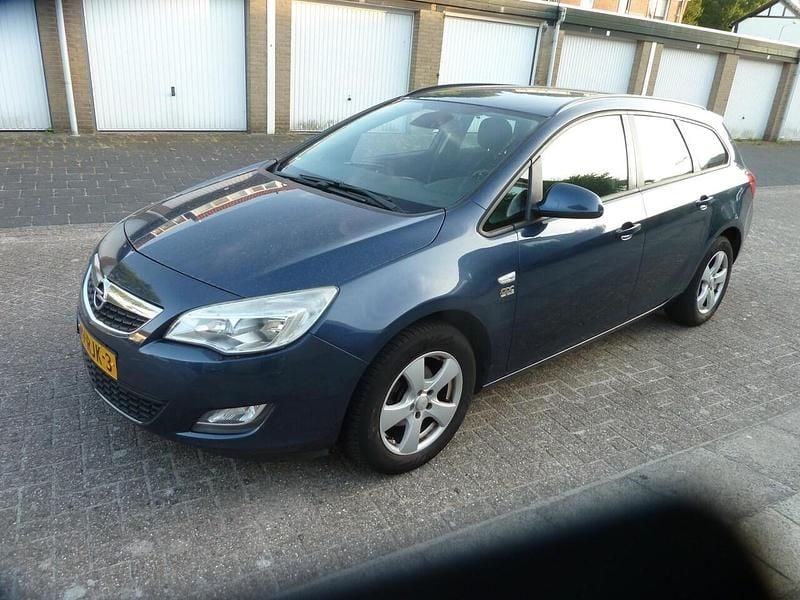 Blauw Gebruikt 2011 Opel Astra Edition Stationwagen | € 2.450 (Super prijs) - Afbeelding 1/4