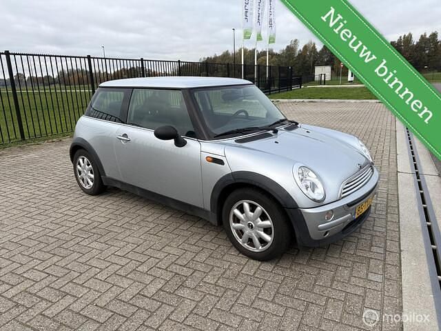 Grijs Gebruikt 2004 Mini ONE Hatchback | € 1.099 (Eerlijke prijs) - Afbeelding 1/4