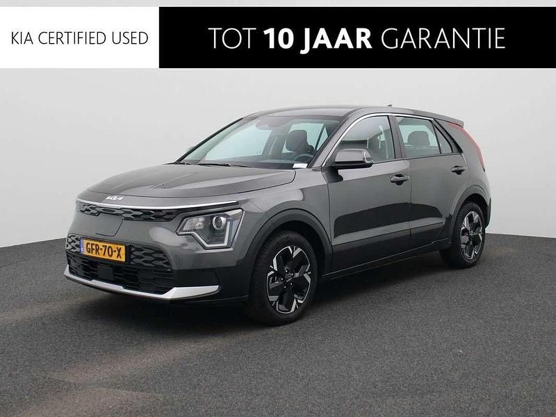 Grijs Gebruikt 2024 Kia e-Niro Light SUV | € 30.940 (Super prijs) - Afbeelding 1/4