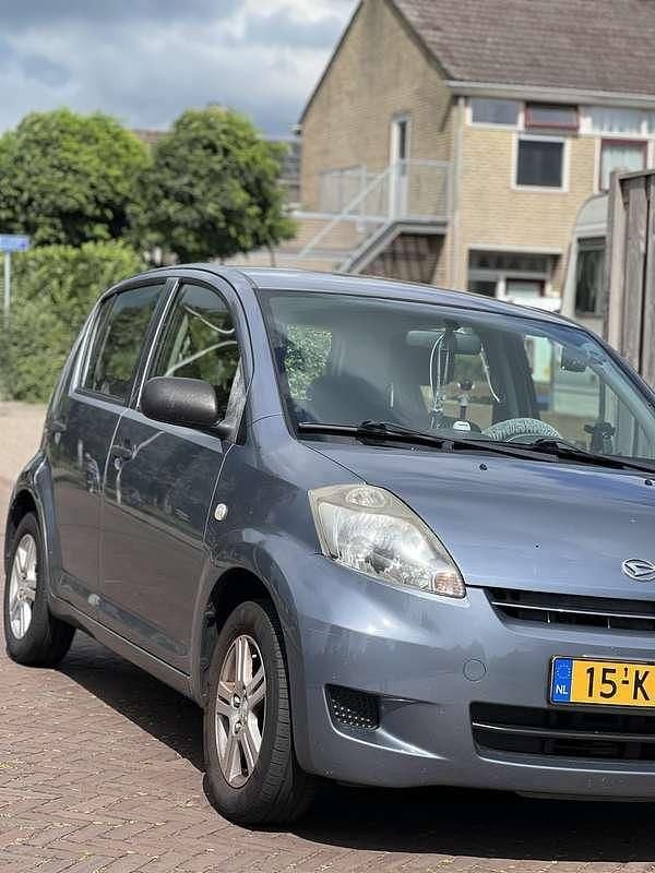 Gebruikt 2009 Daihatsu Sirion Hatchback | € 999 (Goede deal) - Afbeelding 1/4