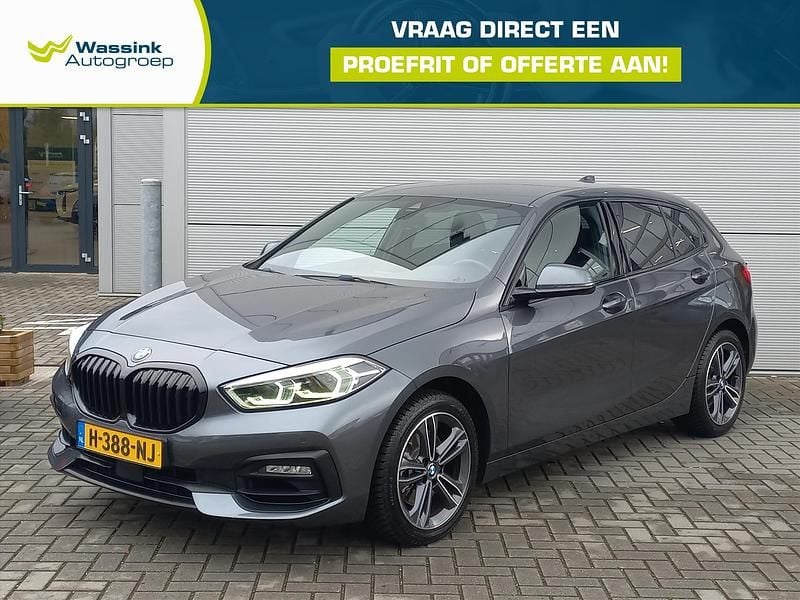 Grijs Gebruikt 2020 BMW 118 Executive Hatchback | € 21.940 (Goede deal) - Afbeelding 1/4