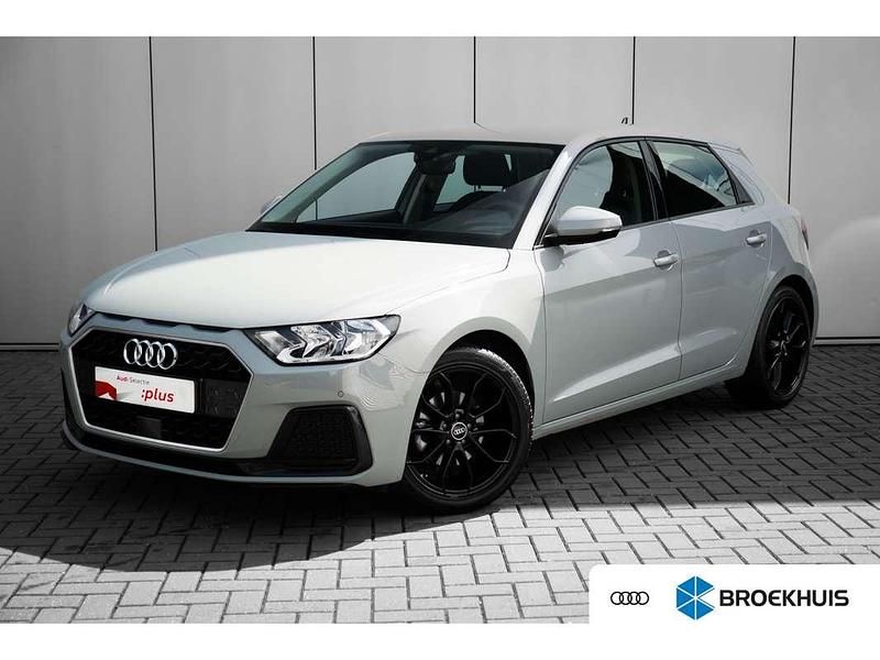 Grijs Gebruikt 2021 Audi A1 Sportback Proline Hatchback | € 22.945 (Eerlijke prijs) - Afbeelding 1/4