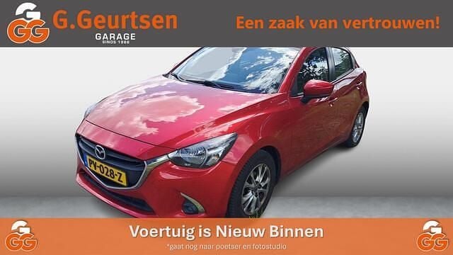 Rood Gebruikt 2017 Mazda 2 Dynamic Hatchback | € 9.750 (Super prijs) - Afbeelding 1/4