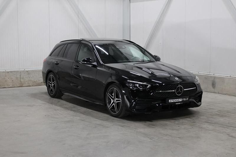 Occasion Mercedes C220 AMG line 2023 Zwart (metallic) Stationwagen