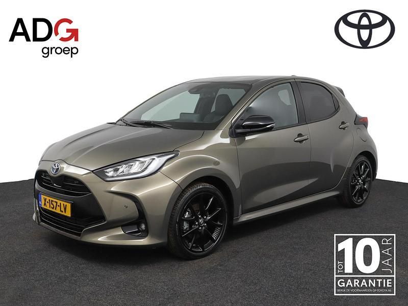 Groen Gebruikt 2023 Toyota Yaris Hybrid Executive Hatchback | € 25.950 (Eerlijke prijs) - Afbeelding 1/4