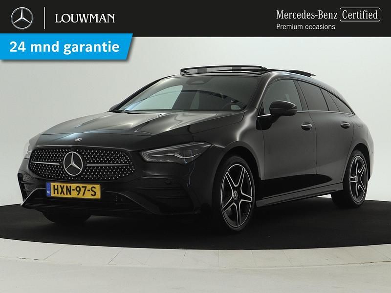 Zwart Gebruikt 2024 Mercedes CLA250 Business Sedan | € 42.945 (Duur) - Afbeelding 1/3