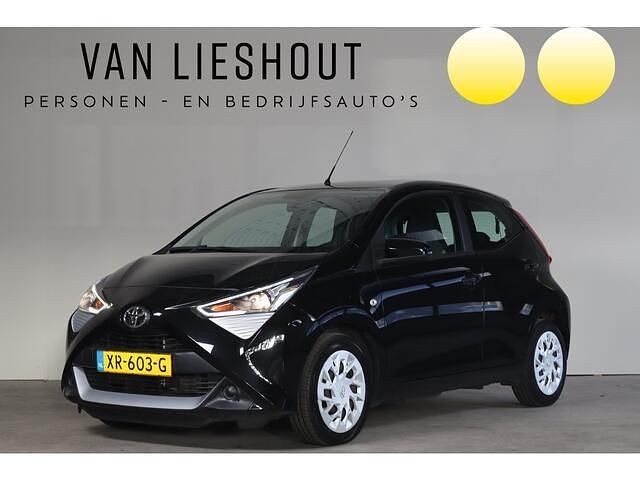 Zwart Gebruikt 2019 Toyota Aygo Play Hatchback | € 10.650 (Eerlijke prijs) - Afbeelding 1/4