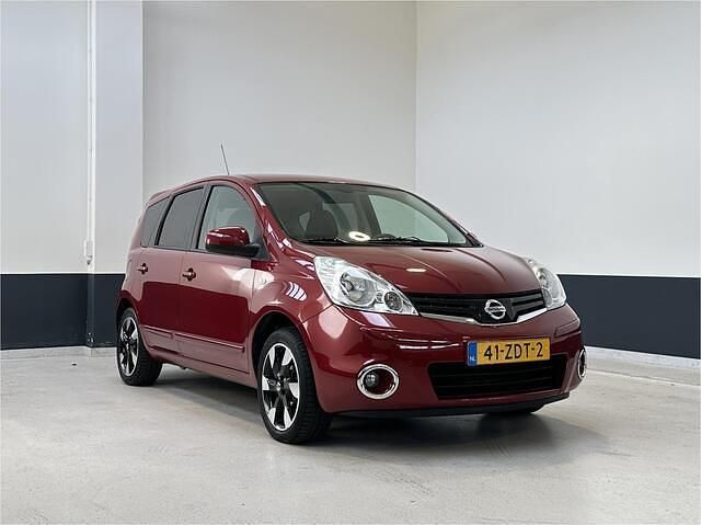 Rood Gebruikt 2012 Nissan Note Tekna MPV | € 6.449 (Eerlijke prijs) - Afbeelding 1/4