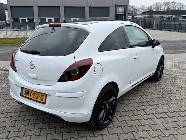 Occasion Opel Corsa Edition 87 PK (63 kW) 2013 Wit Hatchback