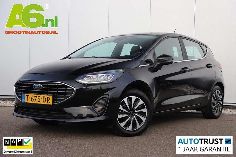 Zwart Occasion 2023 Ford Fiesta Titanium Hatchback | € 13.699 (Goede deal) - Afbeelding 1/4