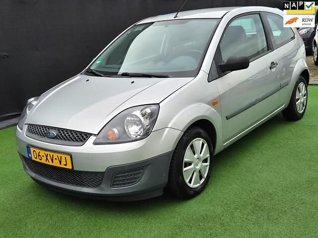 Grijs Gebruikt 2007 Ford Fiesta Cool & Sound Edition Hatchback | € 1.440 (Eerlijke prijs) - Afbeelding 1/4