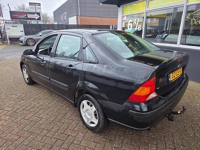 Occasion Ford Focus 101 PK (74 kW) 2003 Zwart Sedan