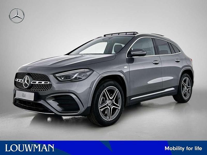 Grijs, metallic lak Nieuw 2025 Mercedes GLA250 Business SUV | € 56.780 - Afbeelding 1/4