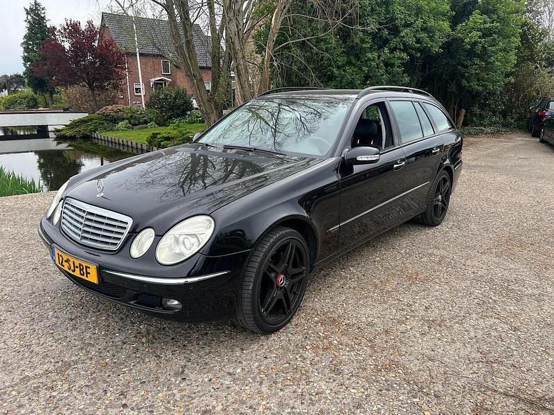 Zwart Gebruikt 2006 Mercedes E350 Elegance Stationwagen | € 5.500 - Afbeelding 1/4