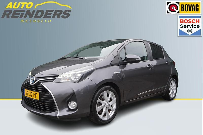 Grijs Gebruikt 2015 Toyota Yaris Hybrid Hatchback | € 12.250 (Eerlijke prijs) - Afbeelding 1/4