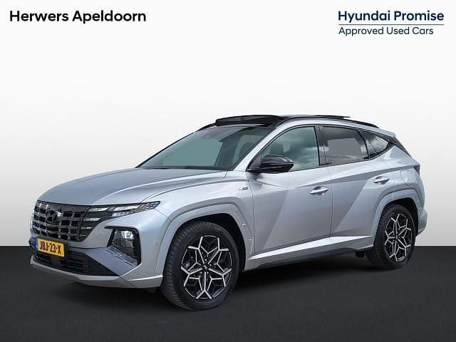 Shimmering silver metallic (r2t) Gebruikt 2022 Hyundai Tucson N Line SUV | € 34.885 (Eerlijke prijs) - Afbeelding 1/1