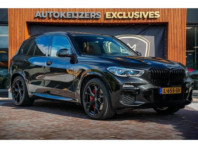 Zwart Gebruikt 2021 BMW X5 Executive SUV | € 46.900 (Iets duurder) - Afbeelding 1/4