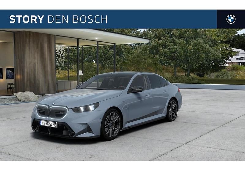 Grijs Nieuw 2025 BMW M5 Sedan | € 172.291 - Afbeelding 1/4