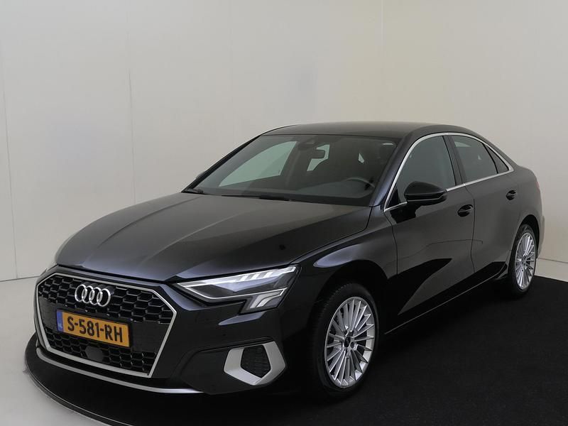 Zwart Gebruikt 2023 Audi A3 Advanced Sedan | € 28.450 (Eerlijke prijs) - Afbeelding 1/4