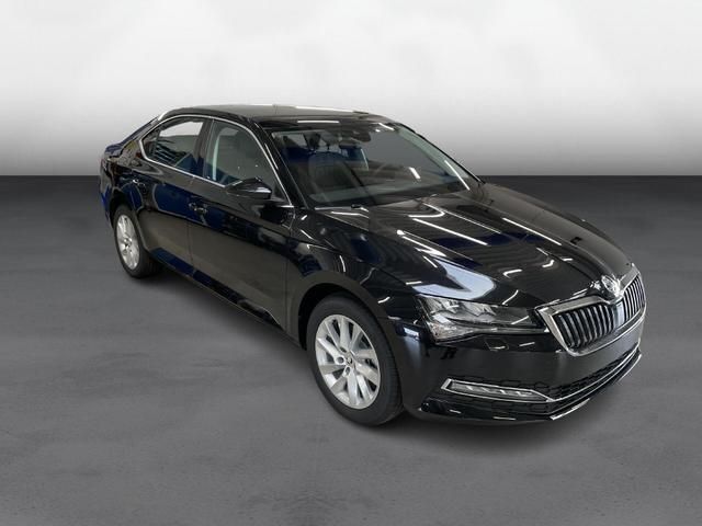 Zwart Gebruikt 2023 Skoda Superb Style | € 39.298 - Afbeelding 1/4