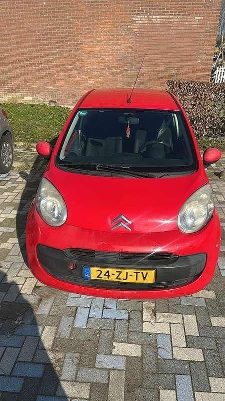 Rood Gebruikt 2008 Citroën C1 Hatchback | € 1.000 (Goede deal) - Afbeelding 1/2