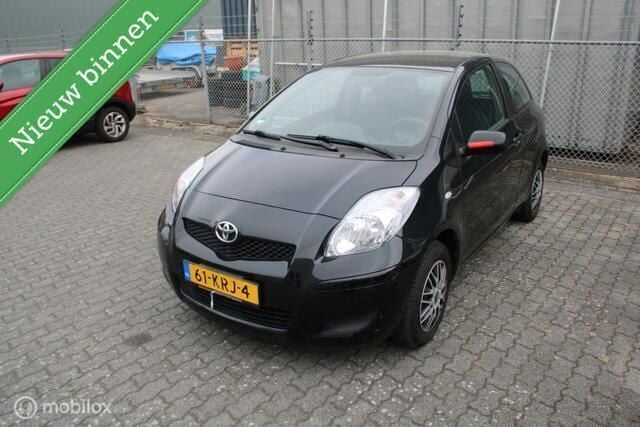Zwart Gebruikt 2010 Toyota Yaris Cool Hatchback | € 2.950 (Eerlijke prijs) - Afbeelding 1/4