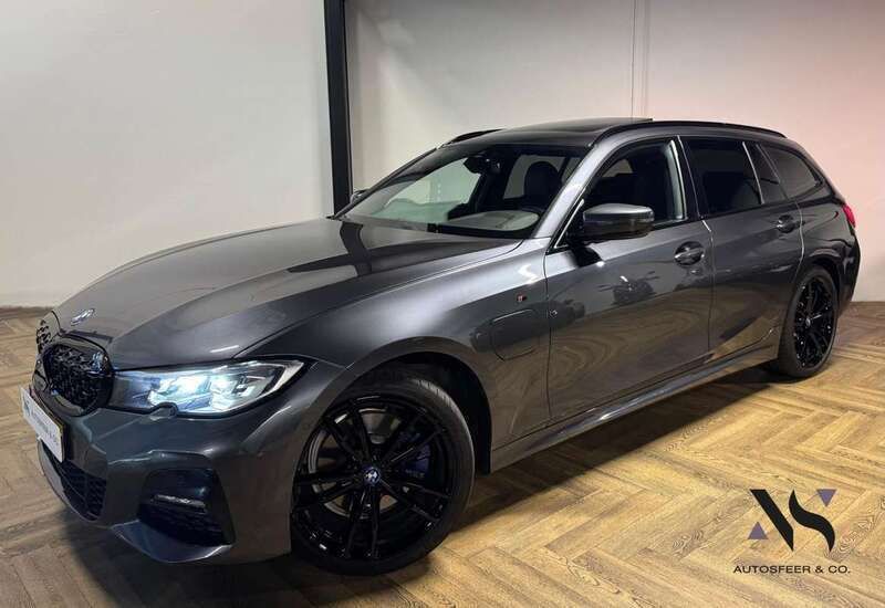 Grijs Gebruikt 2021 BMW 320e M Sport Stationwagen | € 33.940 (Goede deal) - Afbeelding 1/4