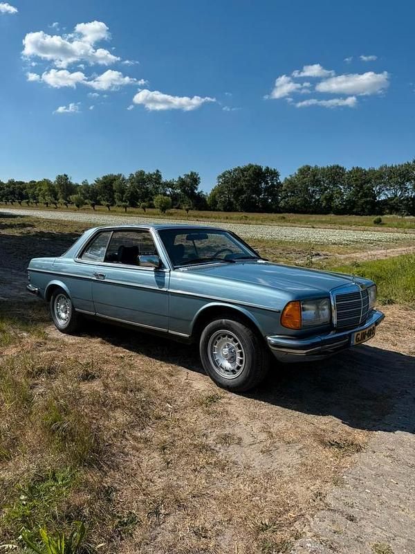 Gebruikt 1978 Mercedes 280 | € 10.000 - Afbeelding 1/4