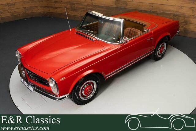 Rood Gebruikt 1967 Mercedes 230 Cabriolet | € 109.950 - Afbeelding 1/4