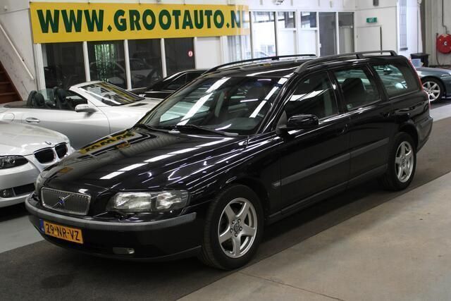 Zwart, metallic lak Gebruikt 2004 Volvo V70 Comfort Stationwagen | € 944 (Super prijs) - Afbeelding 1/4