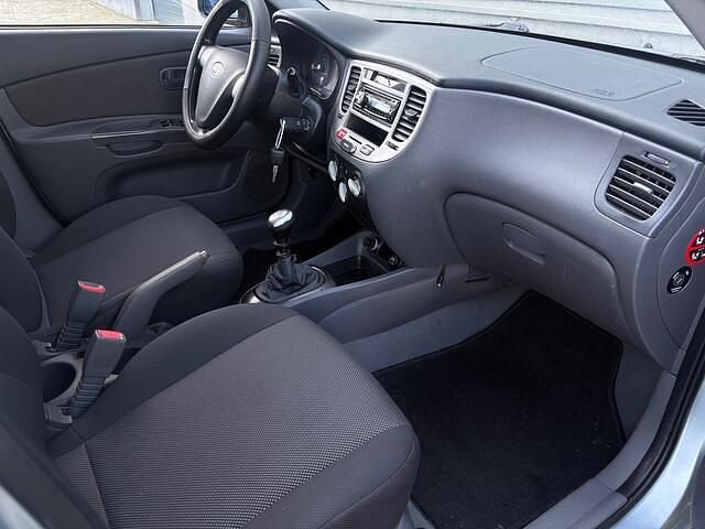 Occasion Kia Rio 97 PK (71 kW) 2008 Grijs Hatchback