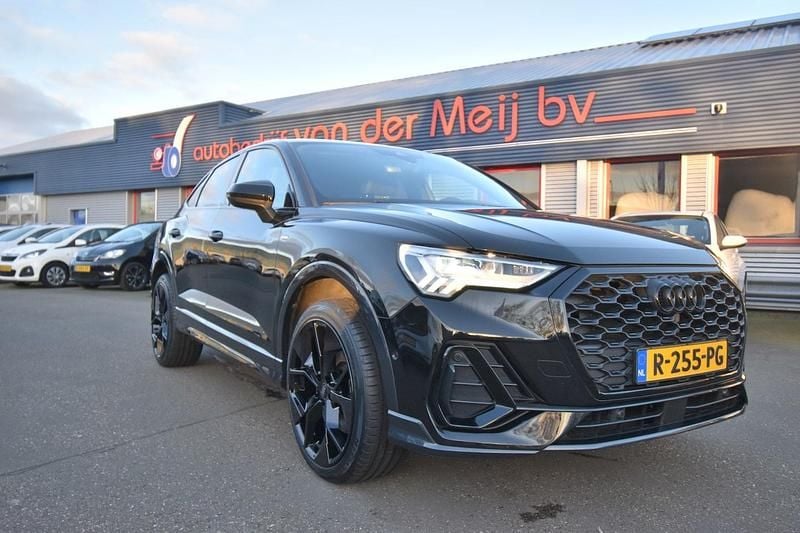 Zwart Occasion 2022 Audi Q3 Sportback S-Line SUV | € 28.850 (Super prijs) - Afbeelding 1/4