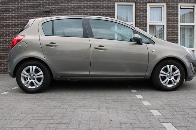 Occasion Opel Corsa Business 101 PK (74 kW) 2014 Bruin Hatchback