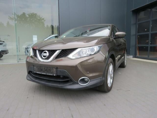 Bruin Gebruikt 2016 Nissan Qashqai N-Connecta SUV | € 12.500 (Goede deal) - Afbeelding 1/4
