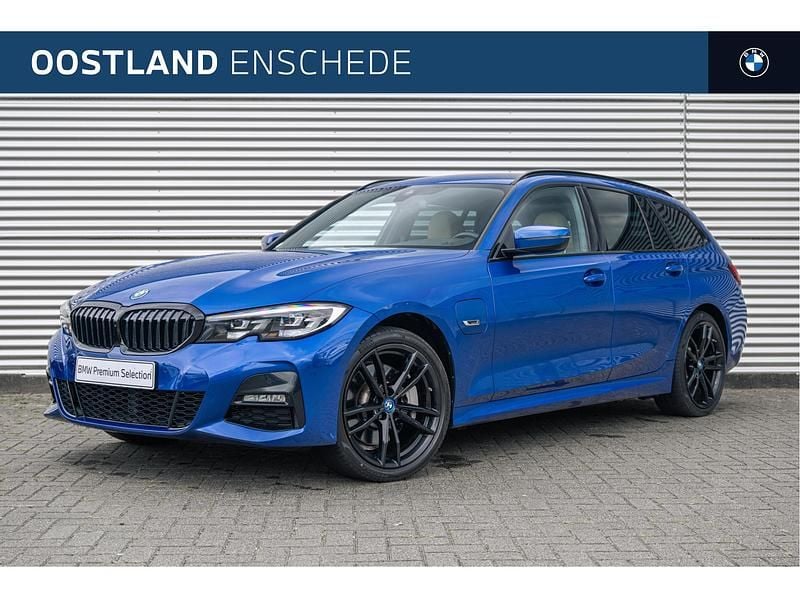 Occasion BMW 330e Executive 292 PK (214 kW) 2022 Blauw Stationwagen