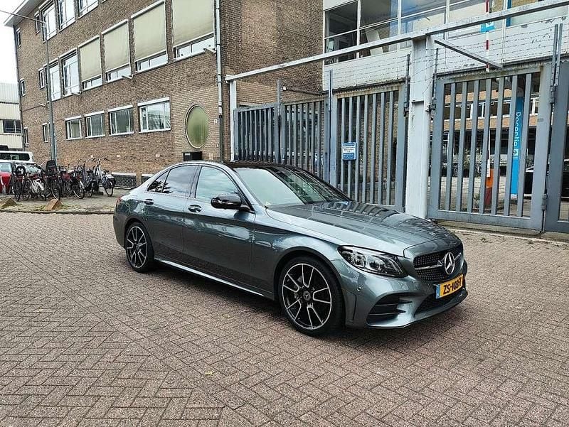Grijs Gebruikt 2019 Mercedes C180 Premium Plus Sedan | € 28.750 (Duur) - Afbeelding 1/4