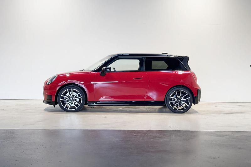 Occasion Mini Cooper 160 kW (218 PK) 2025 Chili red ii (c74) Hatchback