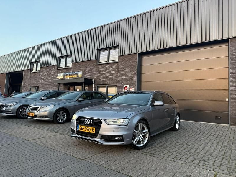 Grijs Gebruikt 2015 Audi A4 S-Line Stationwagen | € 12.950 (Eerlijke prijs) - Afbeelding 1/4