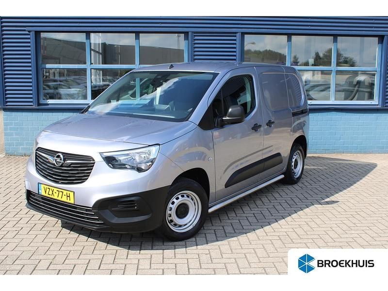 Grijs Gebruikt 2024 Opel Combo MPV | € 17.622 (Iets duurder) - Afbeelding 1/4