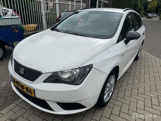 Wit Gebruikt 2013 Seat Ibiza ST Stationwagen | € 1.450 (Super prijs) - Afbeelding 1/4