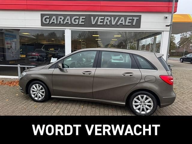 Bruin Gebruikt 2012 Mercedes B200 Ambition MPV | € 12.950 (Eerlijke prijs) - Afbeelding 1/3